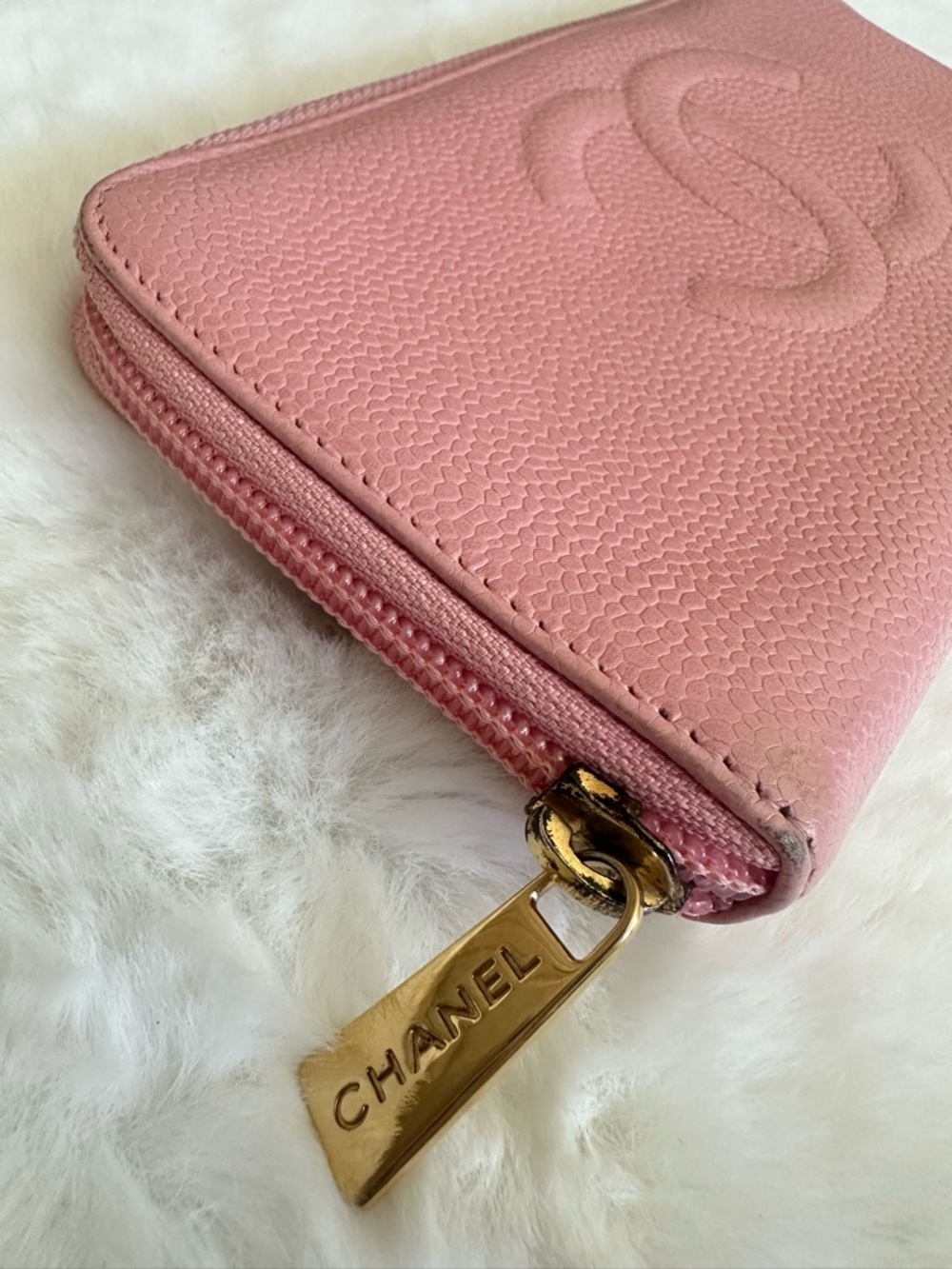 CHANEL Pink Caviar Zip-Around Wallet - Picture 3 of 14